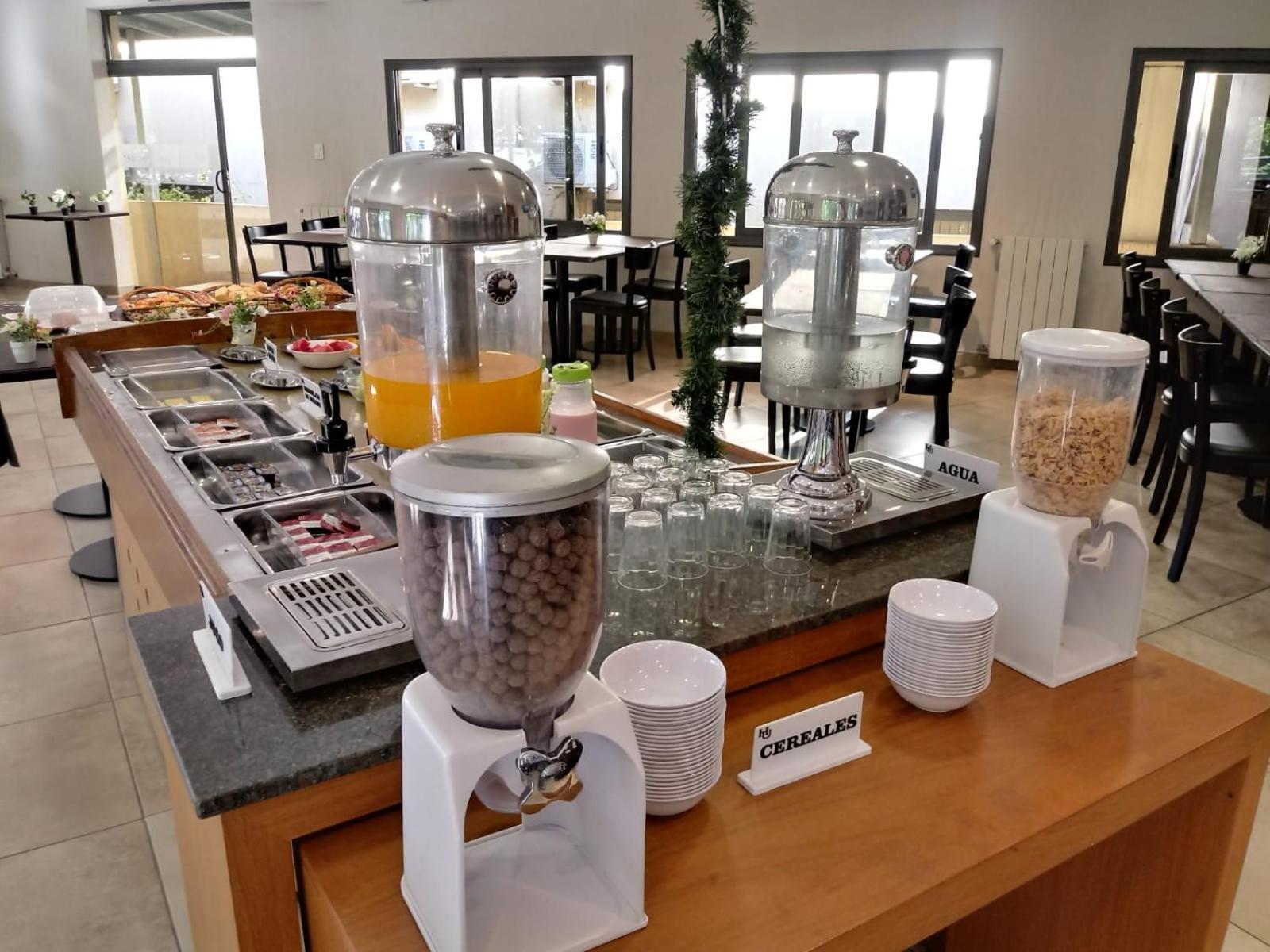 Hotel Hurlingham Вила Карлос Пас Екстериор снимка