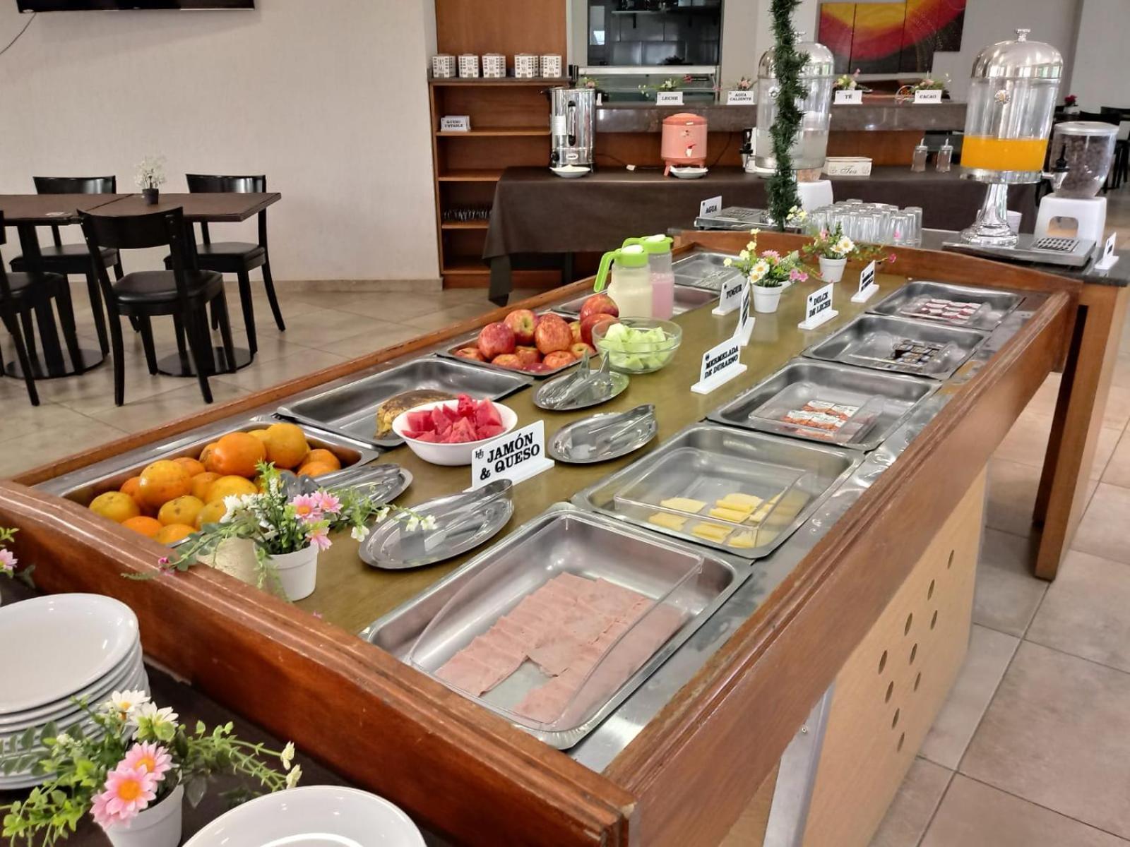 Hotel Hurlingham Вила Карлос Пас Екстериор снимка